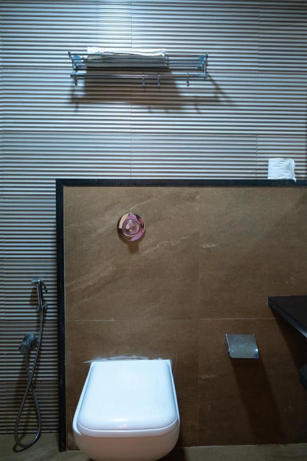 Hotel Vijaya Hill View Residency Navi Mumbai Exterior foto